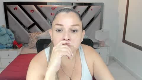 Snapshot of natalia5560 chatting on 10.05.25 natalia5560 online show from 10.05.25