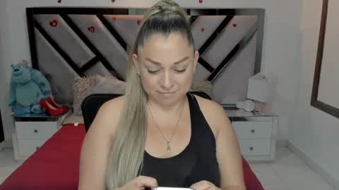 Snapshot of natalia5560 chatting on 10.20.25 natalia5560 online show from 10.20.25