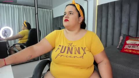 Snapshot of natalia_curvy1 chatting on 12.16.24 Nathalia online show from 12.16.24