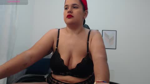 Snapshot of natalia_curvy1 chatting on 10.08.25 Nathalia online show from 10.08.25