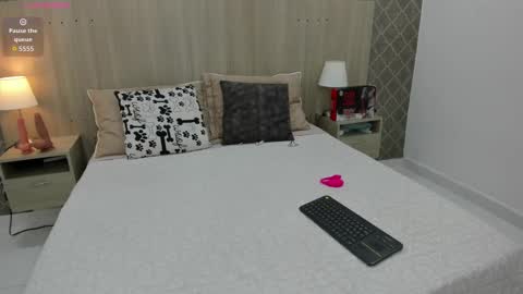 Snapshot of natalia_delgado chatting on 09.29.25 Natalia online show from 09.29.25