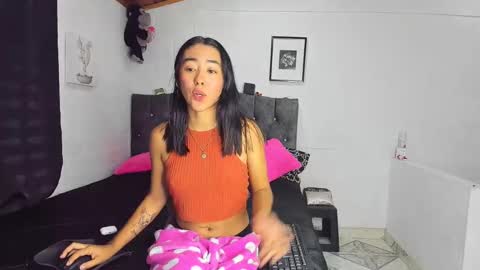 Snapshot of nataliaa05 chatting on 02.10.25 Nati online show from 02.10.25
