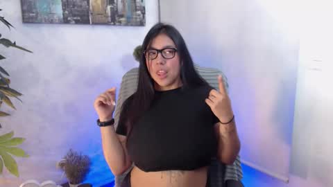 Snapshot of nataliaa_beaumont chatting on 11.01.25 Sara online show from 11.01.25