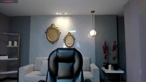 Snapshot of nataliagaret chatting on 10.09.25 Nata online show from 10.09.25