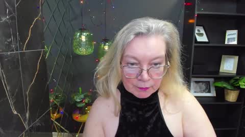 Snapshot of natalicloud chatting on 12.29.24 NataliCloud online show from 12.29.24