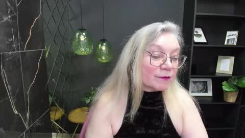 Snapshot of natalicloud chatting on 02.19.25 NataliCloud online show from 02.19.25