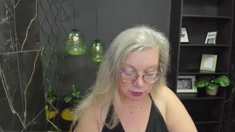 Snapshot of natalicloud chatting on 10.03.25 NataliCloud online show from 10.03.25