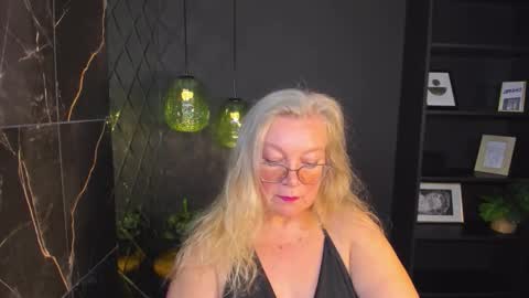 Snapshot of natalicloud chatting on 10.20.25 NataliCloud online show from 10.20.25
