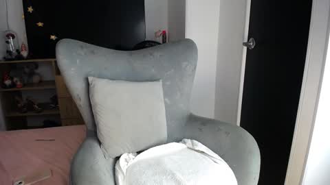 Snapshot of natalie_fox23 chatting on 12.12.24 Natalia online show from 12.12.24