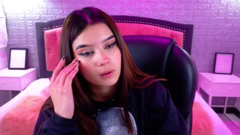 Snapshot of natalie_loffreda chatting on 10.03.25 natalie  online show from 10.03.25