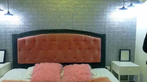 Snapshot of natalie_loffreda chatting on 10.08.25 natalie  online show from 10.08.25