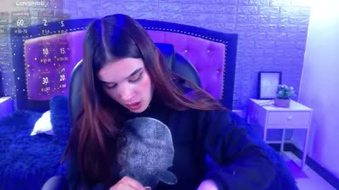 Snapshot of natalie_loffreda chatting on 10.25.25 natalie  online show from 10.25.25