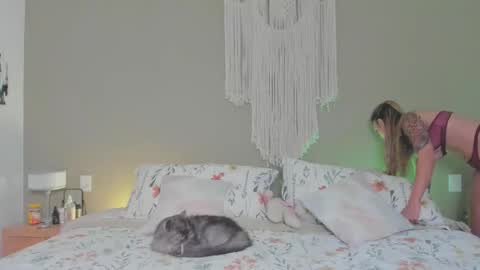 anatalybee online show from 09.29.25