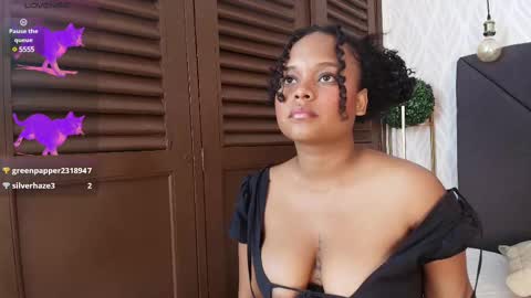 Snapshot of nataly_velez chatting on 02.19.25 Naty online show from 02.19.25