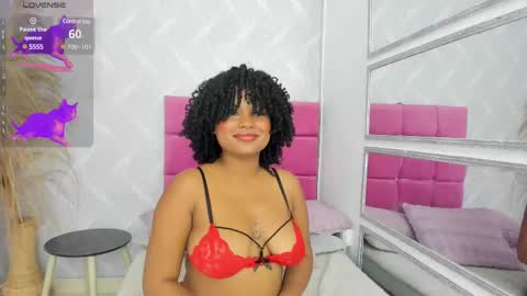 Snapshot of nataly_velez chatting on 03.08.25 Naty online show from 03.08.25