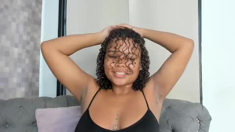 Snapshot of nataly_velez chatting on 09.30.25 Naty online show from 09.30.25