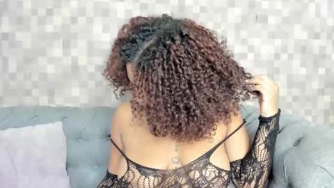 Snapshot of nataly_velez chatting on 10.24.25 Naty online show from 10.24.25