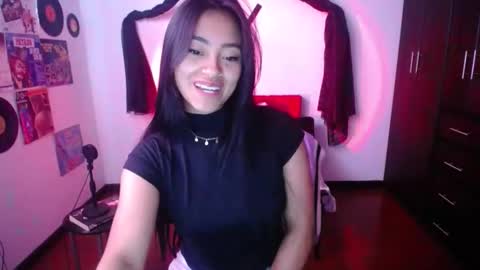 Snapshot of natalyescobar_lx chatting on 12.23.24 Nataly Escobar online show from 12.23.24