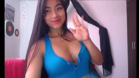 Snapshot of natalyescobar_lx chatting on 01.18.25 Nataly Escobar online show from 01.18.25