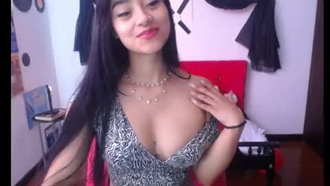 Snapshot of natalyescobar_lx chatting on 02.07.25 Nataly Escobar online show from 02.07.25