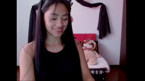 Snapshot of natalyescobar_lx chatting on 03.10.25 Nataly Escobar online show from 03.10.25