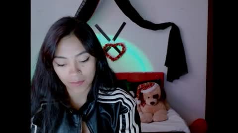 Snapshot of natalyescobar_lx chatting on 03.12.25 Nataly Escobar online show from 03.12.25