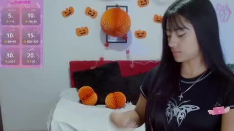 Nataly Escobar online show from 10.23.25