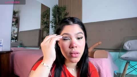 Natasha Sccott online show from 01.26.25