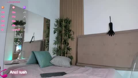 Natasha Sccott online show from 02.19.25