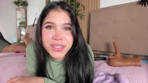 Natasha Sccott online show from 03.02.25