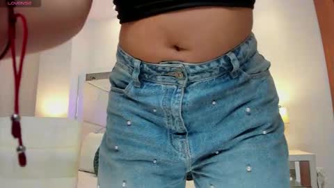 Snapshot of natasha_kiim_ chatting on 09.29.25 natasha kiim online show from 09.29.25