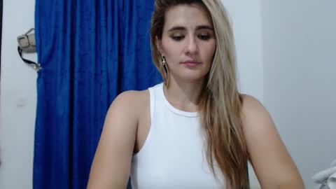 Snapshot of natasha_lopera chatting on 02.21.25 Natasha online show from 02.21.25