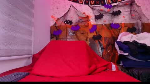 Natasha online show from 10.18.25