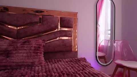 Natasha Vesper  online show from 12.19.25