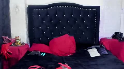 natashaburgos online show from 03.08.25