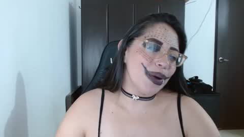 Snapshot of natashasmithe chatting on 02.20.25 Natasha Smithe online show from 02.20.25