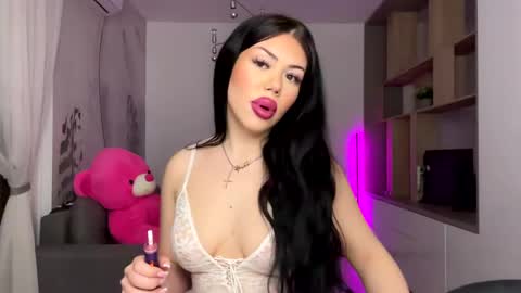 Snapshot of natashavoss chatting on 03.08.25 natashavoss online show from 03.08.25