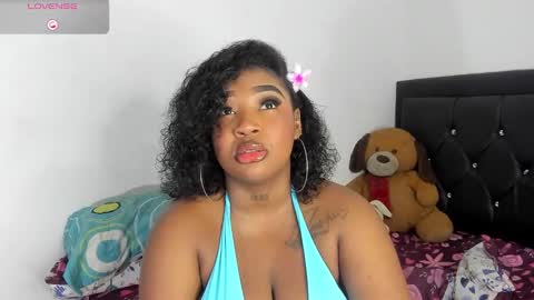 Snapshot of natassha_brown chatting on 01.06.25 Natassha  online show from 01.06.25