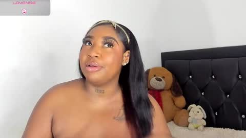 Snapshot of natassha_brown chatting on 02.19.25 Natassha  online show from 02.19.25