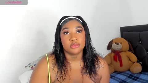 Snapshot of natassha_brown chatting on 03.05.25 Natassha  online show from 03.05.25