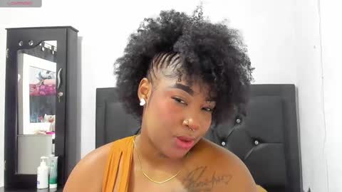 Snapshot of natassha_brown chatting on 10.19.25 Natassha  online show from 10.19.25