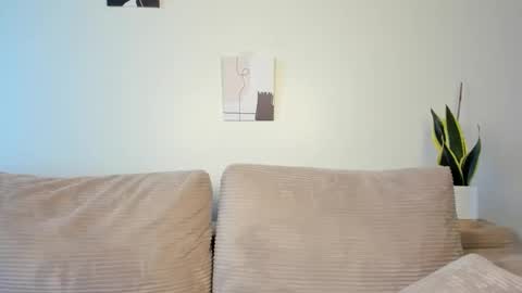 Natassia Dreams online show from 03.05.26