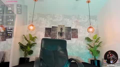 Snapshot of nate_franco chatting on 10.17.25 Nate Franco online show from 10.17.25