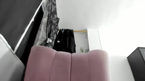 Snapshot of nathalia_hottman chatting on 11.25.25 NATHALIA online show from 11.25.25