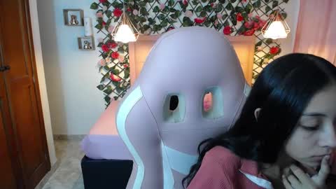 Snapshot of nathaliasweet_1_ chatting on 01.07.25 nathaliasweet_1_ online show from 01.07.25