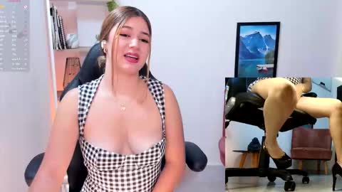 Snapshot of nathalie_29 chatting on 10.02.25 NATHALIE online show from 10.02.25