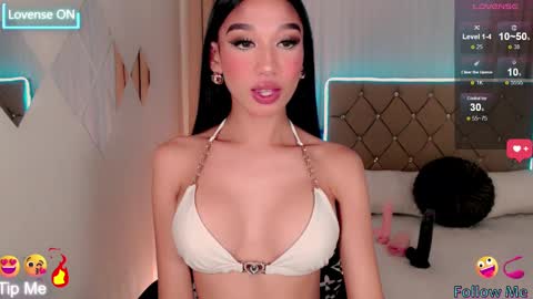   please follow me guyss online show from 02.25.25