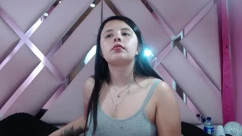 Snapshot of nathaly_low chatting on 12.24.24 nathaly low online show from 12.24.24