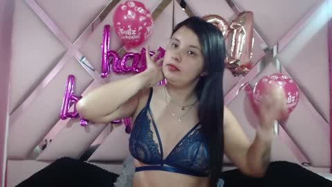 Snapshot of nathaly_low chatting on 01.17.25 nathaly low online show from 01.17.25