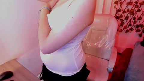 nathalyy_ds online show from 12.17.25